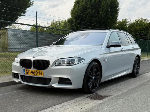 BMW 5-serie Touring M550xd B&O PANO Dealerauto, Auto's, BMW, Bedrijf, Te koop, 5-Serie, 360° camera, 4x4, ABS, Achteruitrijcamera