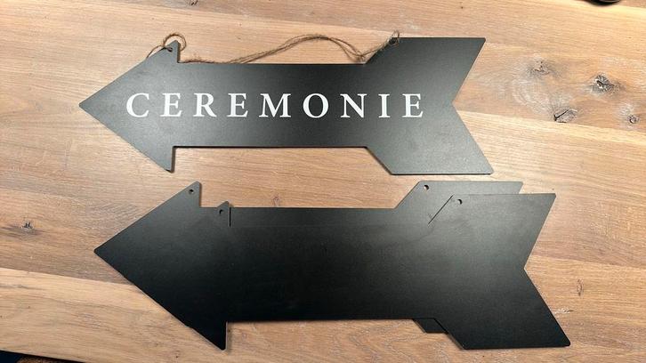 Wegwijzers bruiloft zwart, Huis en Inrichting, Woonaccessoires | Krantenbakken en Lectuurbakken, Zo goed als nieuw, Ophalen of Verzenden