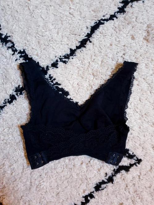 Nieuw naadloze BH top met kant en sluiting voor maat L/XL, Kleding | Dames, Ondergoed en Lingerie, BH, Zwart, Ophalen of Verzenden