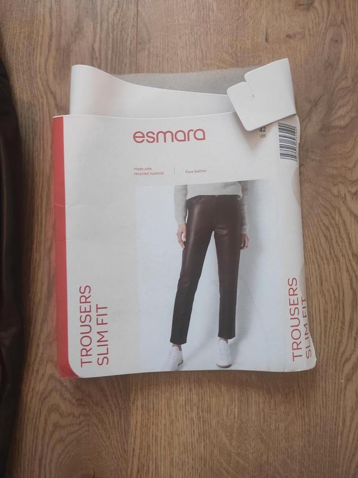 Esmera faux leren broek - Maat 40/42, Kleding | Dames, Broeken en Pantalons, Nieuw, Maat 38/40 (M), Bruin, Lang, Ophalen of Verzenden