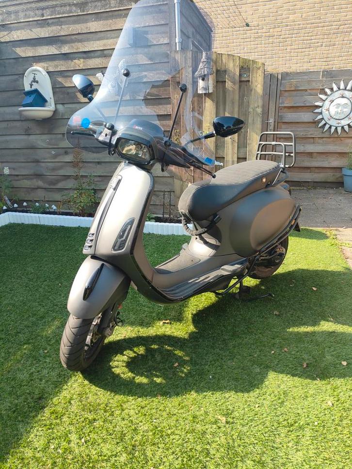Vespa Sprint 2016 - Mooie snorscooter, veel opties., Fietsen en Brommers, Snorfietsen en Snorscooters, Gebruikt, Vespa, Benzine