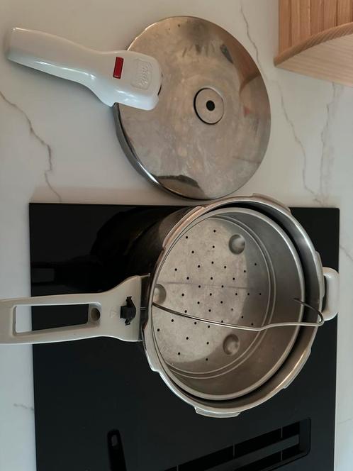 Duitse snelkookpan, Huis en Inrichting, Keuken | Potten en Pannen, Gebruikt, Kookpan of Snelkookpan, Rvs, Keramische plaat, Ophalen