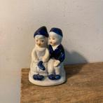 Delfts Blauw Beeldje Jongen en Meisje, Antiek en Kunst, Ophalen of Verzenden