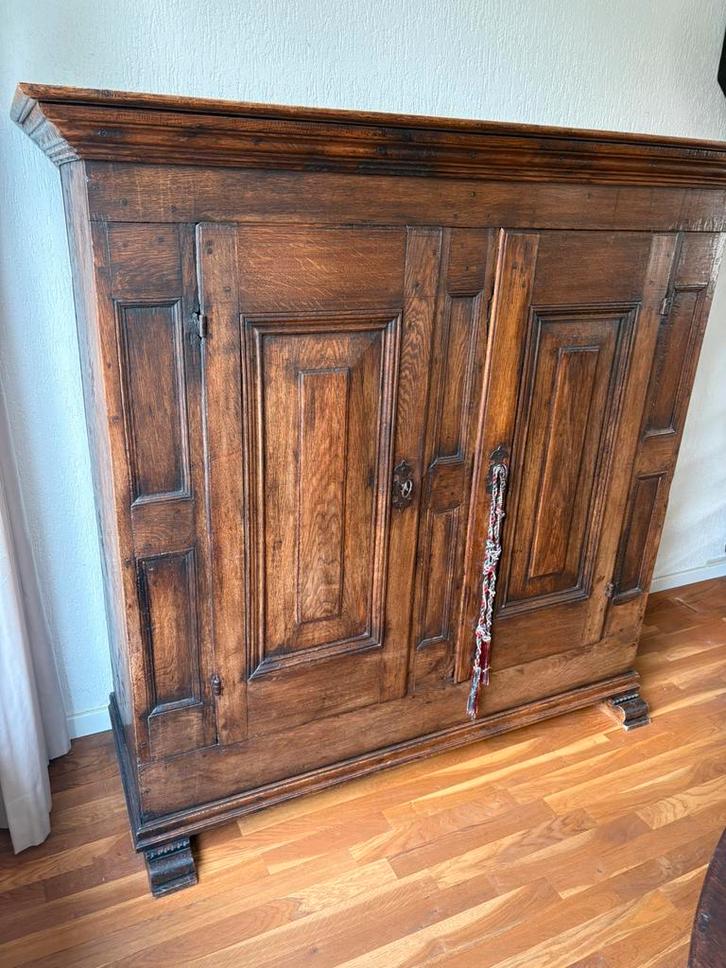 Antieke eiken linnenkast ca. 1800 - Hollandse stijl, Antiek en Kunst, Antiek | Meubels | Kasten, Ophalen