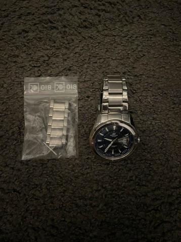 Horloge beschikbaar voor biedingen