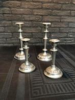 Set van 4 - Kaarsenstandaarden - Engels verzilverd, Ophalen, Overige kleuren, 25 tot 50 cm, Zo goed als nieuw