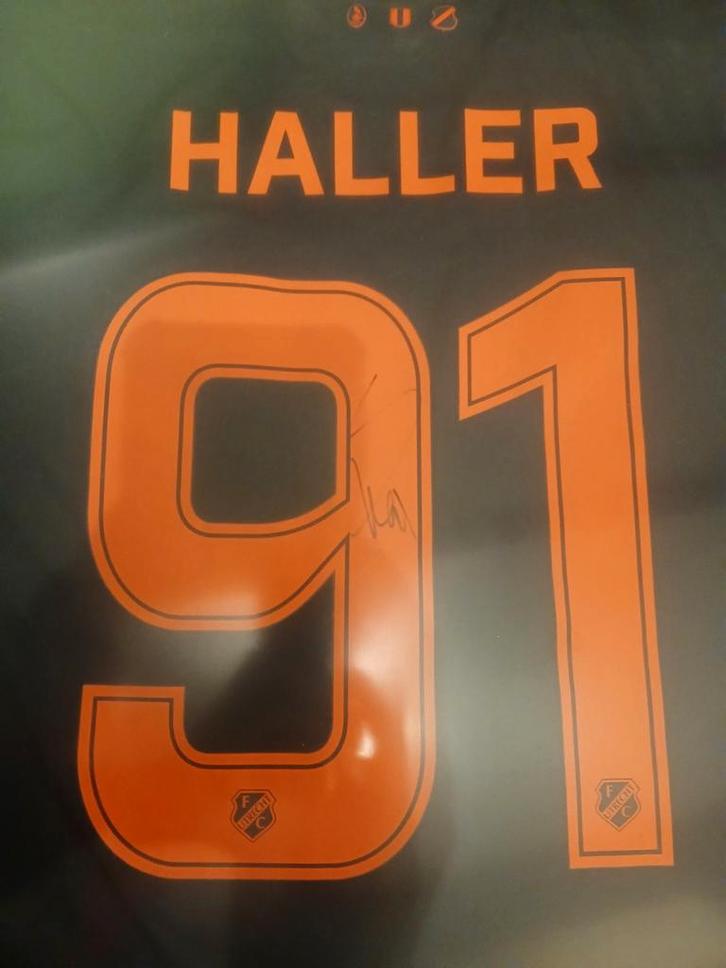 gesigneerde fc utrecht shirt op aanvraag, Sport en Fitness, Voetbal, Nieuw, Shirt, Maat M, Ophalen