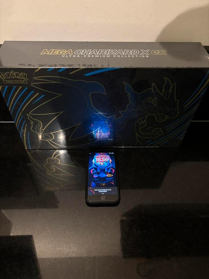 Pokémon Mega Charizard Ultra Premium Collection, Hobby en Vrije tijd, Verzamelkaartspellen | Pokémon, Nieuw, Boosterbox, Ophalen of Verzenden