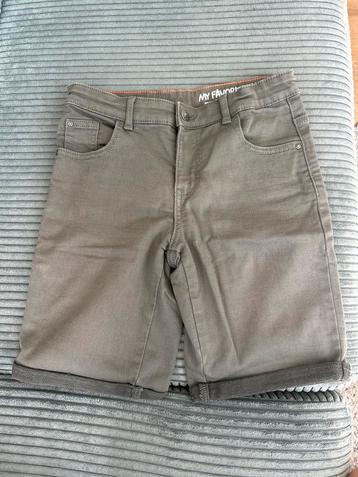 Hema Jeans Korte Broek 146/152 beschikbaar voor biedingen