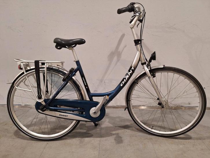 TE KOOP ZEER NETTE GIANT METRO!!!, Fietsen en Brommers, Fietsen | Dames | Damesfietsen, Zo goed als nieuw, Giant, Versnellingen