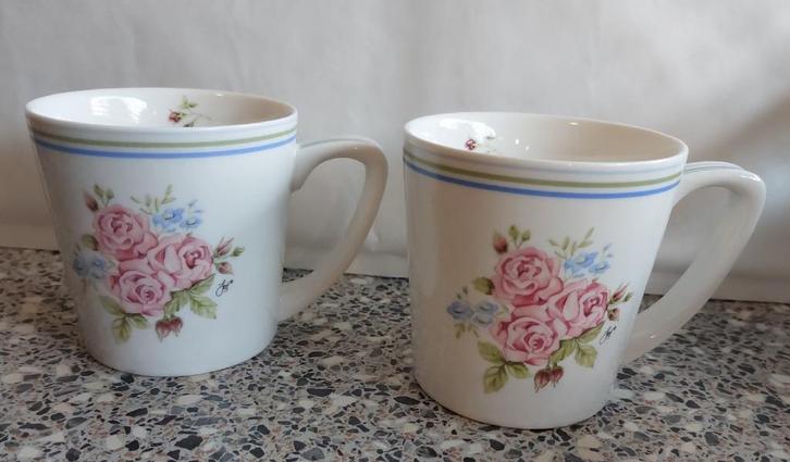 2x Beker mok Zarah Jet ter Steege roosjes blauw groen roze, Huis en Inrichting, Keuken | Servies, Zo goed als nieuw, Kop(pen) en/of Schotel(s)
