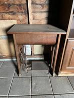 Ouderwetse naaimachine tafel met trappedaal, Antiek en Kunst, Curiosa en Brocante, Ophalen