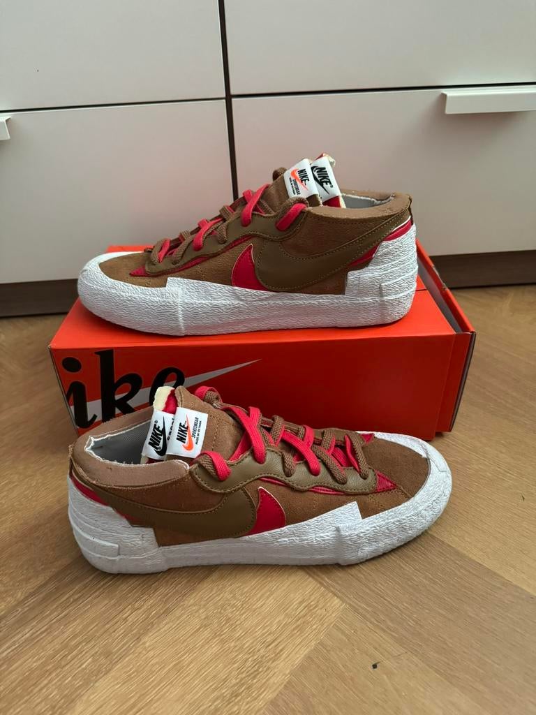 Nike Blazer low Sacai British Tan Brown EU 43, Bruin, Ophalen of Verzenden, Sneakers of Gympen, Zo goed als nieuw