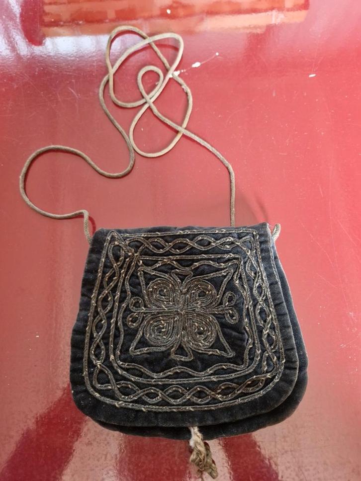 Zwart Fluwelen Tasje met Borduursel - Vintage, Sieraden, Tassen en Uiterlijk, Tassen | Schoudertassen, Gebruikt, Zwart, Ophalen of Verzenden