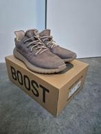 Adidas Yeezy Boost 350 V2 maat 46 2/3, Kleding | Heren, Schoenen, Bruin, Ophalen of Verzenden, Adidas Yeezy, Sneakers of Gympen