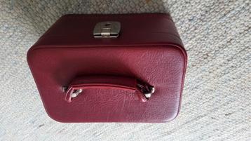 Bordeaux rode vintage beautycase retro make-up koffer beschikbaar voor biedingen