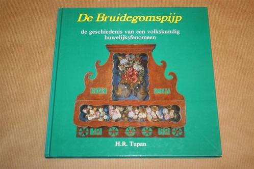 Boek. De Bruidegomspijp. Geschiedenis van een volkskundig..., Verzamelen, Rookartikelen, Aanstekers en Luciferdoosjes, Gebruikt