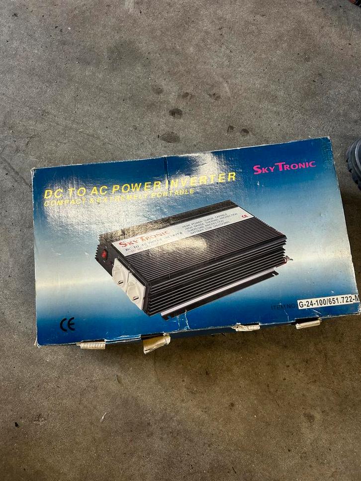 Omvormer 24V naar 220V - 1000W, Auto-onderdelen, Elektronica en Kabels, Universele onderdelen, Gebruikt, Ophalen of Verzenden
