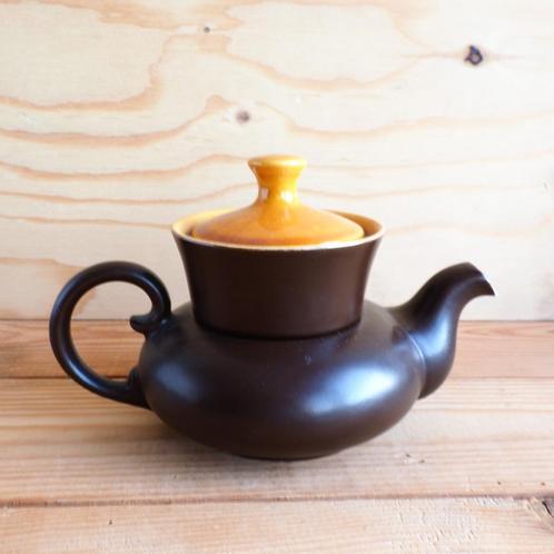 Huizen Holland Driehoek koffiepotje met filter bruin okergee, Huis en Inrichting, Keuken | Servies, Zo goed als nieuw, Overige typen