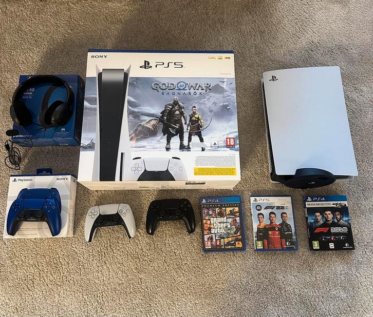 Playstation 5 + 3 games (2x F1 en GTA) + Playstation headset, Spelcomputers en Games, Spelcomputers | Sony PlayStation 5, Gebruikt