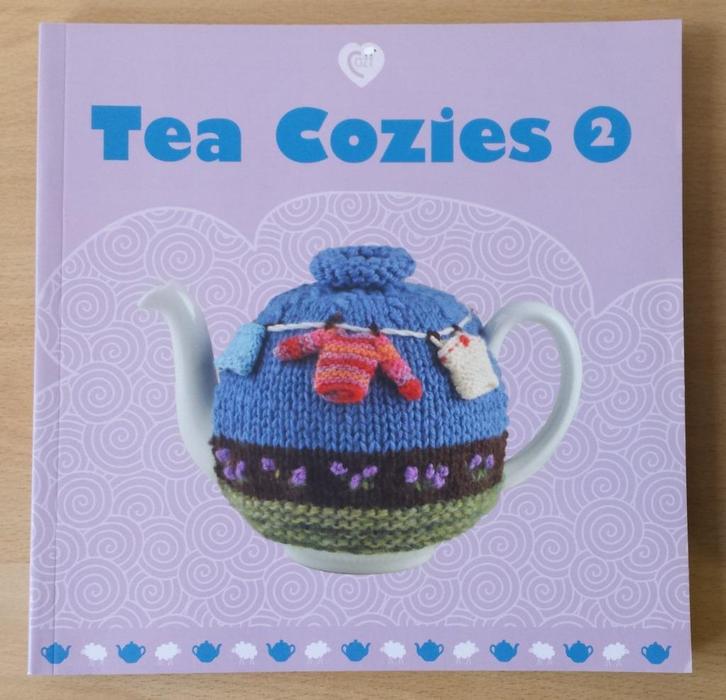 Breien – Tea Cozies 2 / Theemutsen- 2011, Hobby en Vrije tijd, Breien en Haken, Gebruikt, Breien, Patroon of Boek, Ophalen of Verzenden