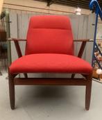 Donkerrode damesfauteuil hout - vintage retro stoel, Huis en Inrichting, Fauteuils, Ophalen, Hout, Gebruikt, Minder dan 75 cm