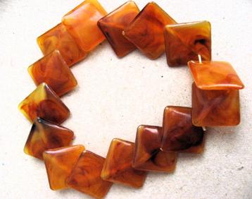 Aparte amber armband, celluloid jaren 50 beschikbaar voor biedingen