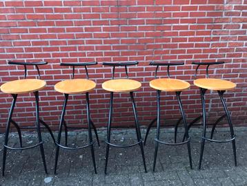 Barkrukken 5 stuks beschikbaar voor biedingen