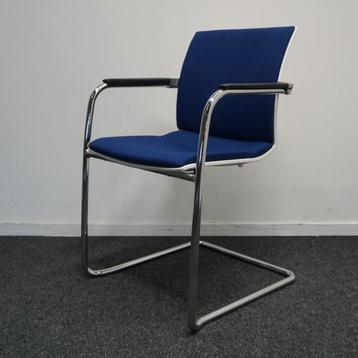 Ahrend Well Vergaderstoelen | Donkerblauw / Wit | Sledestoel beschikbaar voor biedingen