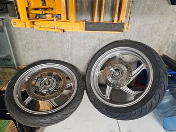 17 inch wielen honda cbr super mooie set beschikbaar voor biedingen