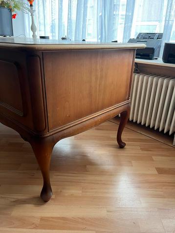 Antiek Mahonie Bureau met Veel Opbergruimte beschikbaar voor biedingen