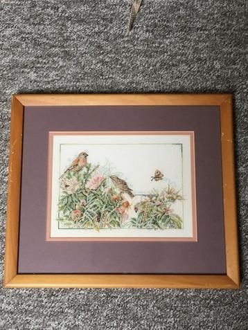 Schilderij met Petitpoint Borduurwerk. Zomer-tafareel. beschikbaar voor biedingen