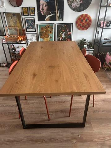 Eettafel houtlook beschikbaar voor biedingen