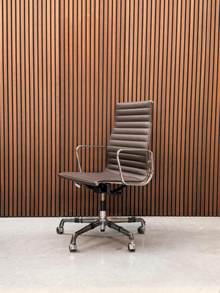 Vitra Eames Alumium chair - EA 119, Antiek en Kunst, Antiek | Meubels | Stoelen en Banken
