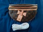 Nieuw | Louis Vuiton monogram bumbag, Sieraden, Tassen en Uiterlijk, Tassen | Damestassen, Ophalen of Verzenden, Nieuw, Bruin