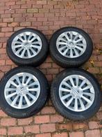 VW Golf Beetle 215 60 16 met wieldoppen 7 8 mm, 16 inch, Banden en Velgen, Gebruikt, 215 mm