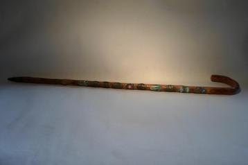 Vintage Wandelstok met 10 Emblemen beschikbaar voor biedingen