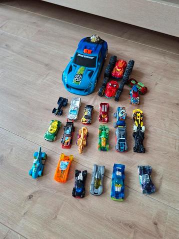 Hotwheels en een paar andere auto's  beschikbaar voor biedingen