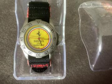 Stoer Ferrari horloge beschikbaar voor biedingen
