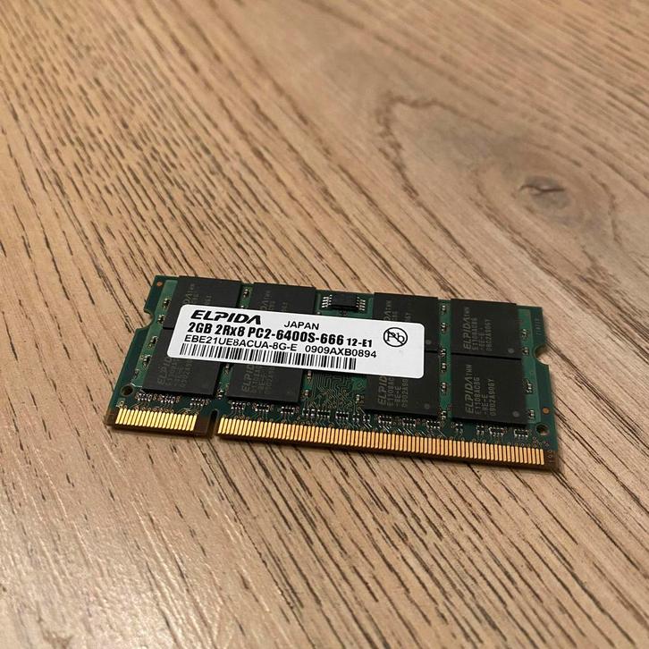 Elpida 2GB 2Rx8 DDR2 800MHz  ( 1x 2GB ), Computers en Software, RAM geheugen, Gebruikt, Laptop, 2 GB, DDR2, Ophalen of Verzenden