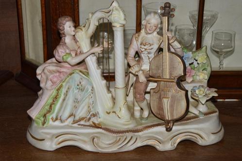 Capodimonte: Mooi romantisch beeld van Italiaans porselein, Antiek en Kunst, Curiosa en Brocante, Ophalen of Verzenden