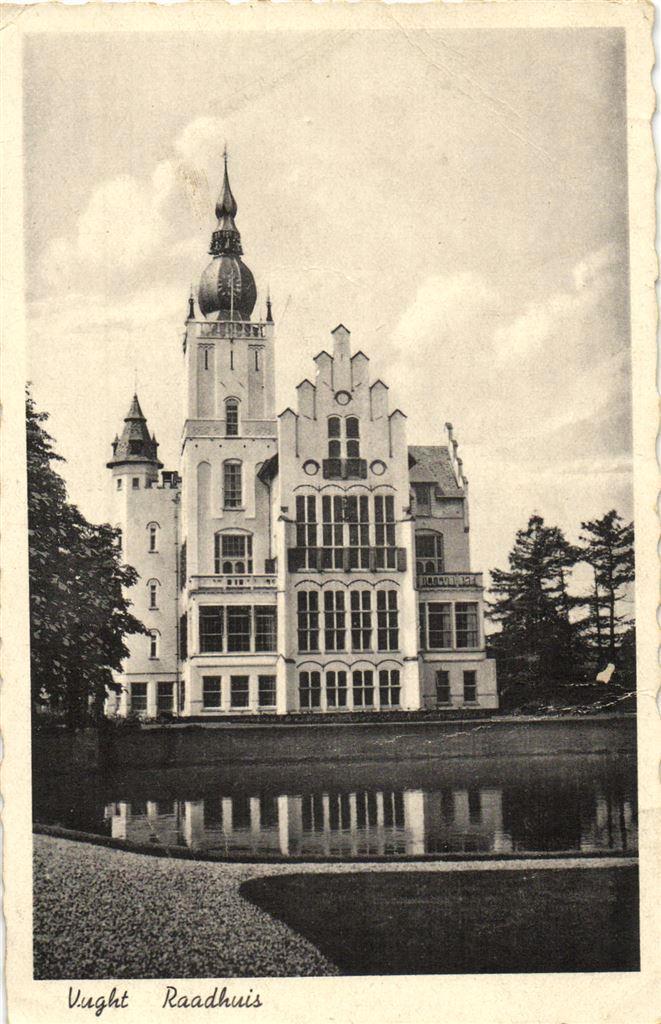 Vught Raadhuis - 1942 gelopen, Verzamelen, Ansichtkaarten | Nederland, Gelopen, Noord-Brabant, Voor 1920, Ophalen of Verzenden
