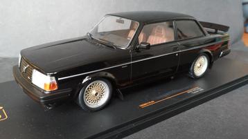 Volvo 240 Turbo 1983 Custom 1:18 Ixo Models Pol  beschikbaar voor biedingen