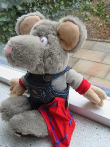 Muis Arjo de Rat Arjo the Ratt met shirt + spijkertuinbroek beschikbaar voor biedingen