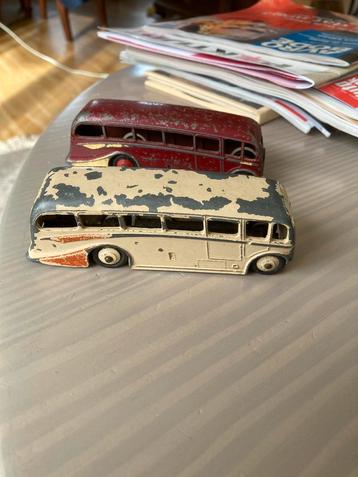 2x Dinky Toys Luxery Coach beschikbaar voor biedingen