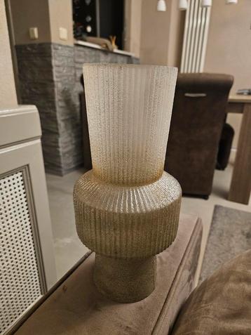 Mooie hoge vaas 30 cm beschikbaar voor biedingen