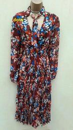 bloemen jurk Karen Millen maat 14/42 oksel tot oksel 50 cm, Kleding | Dames, Karen Millen, Maat 42/44 (L), Ophalen of Verzenden