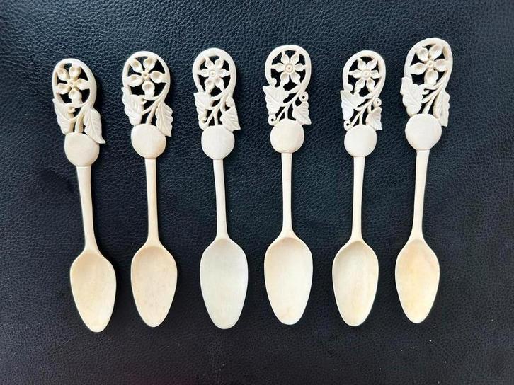 6 Indonesische Lepeltjes van Been/Bot, Antiek en Kunst, Antiek | Bestek, Ophalen of Verzenden