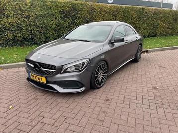 Mercedes-Benz CLA-klasse 200 AMG-Line met Panorama-dak beschikbaar voor biedingen