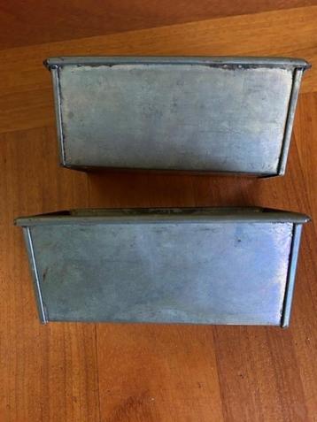 2 'halve' cakeblikken staal beschikbaar voor biedingen